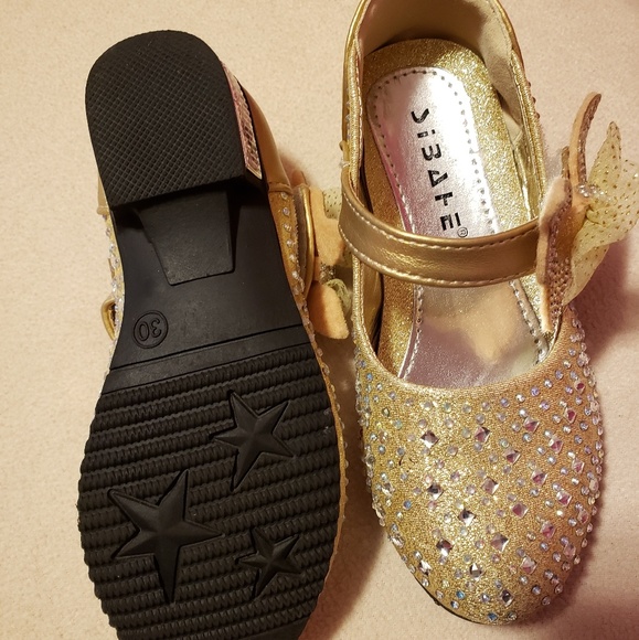 Shoes - Picture 2 of 5